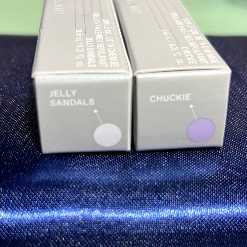 r.e.m. beauty Plumping Lip Gloss Duo — Chuckie & Jelly Sandals — New in Box